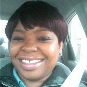 Meet your Posher, Renisha